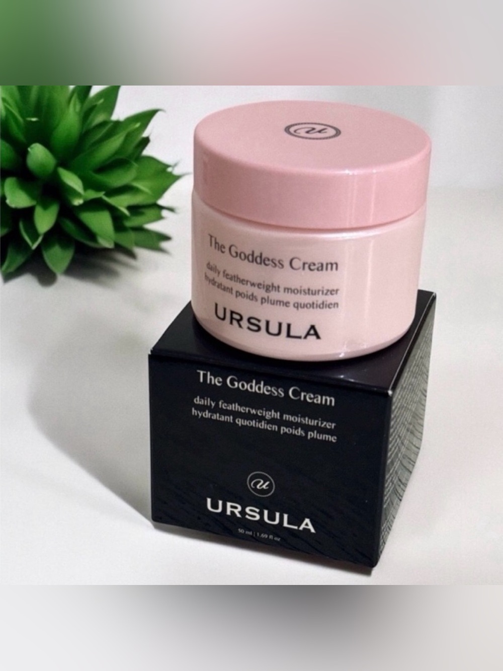 URSULA The Goddess Cream Daily Moisturizer in Box